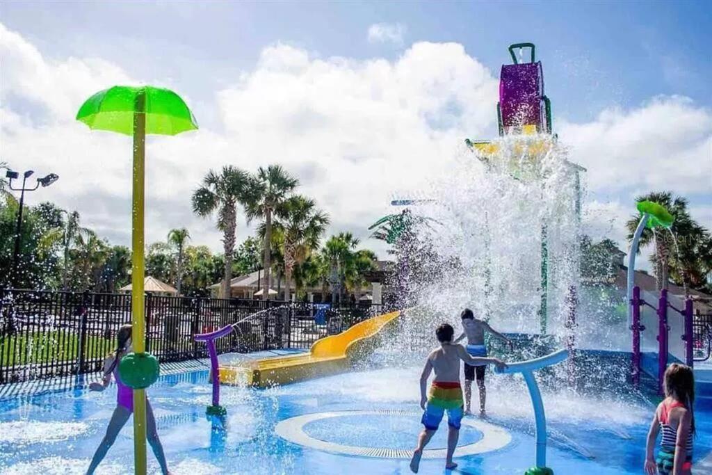 Minutes To Disney, Free Water Park & Private Pool オーランド エクステリア 写真